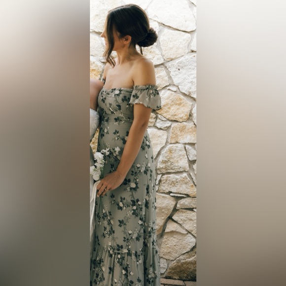Reformation Dresses & Skirts - Reformation Sage Green Floral Off-Shoulder Midi Dress